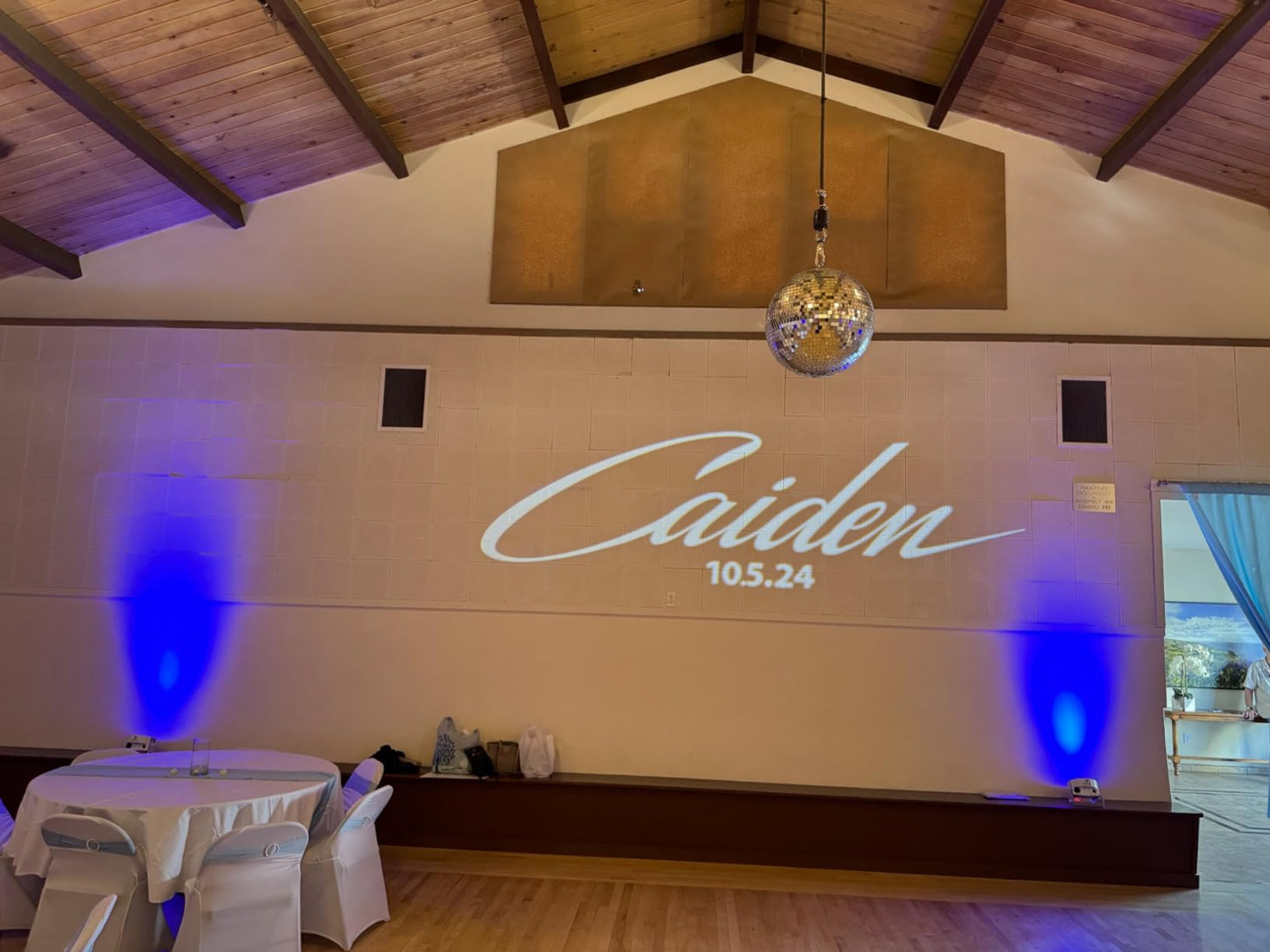 Wedding projector light displaying a romantic heart pattern